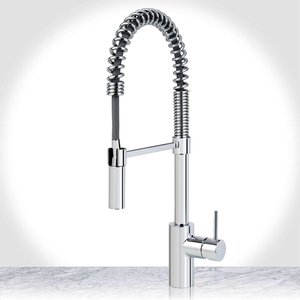 MNO6557CP Mia Pull-Out Spray Kitchen Faucet - Polished Chrome MNO6557CP Mia Pull-Out Spray Kitchen Faucet - Polished Chrome
